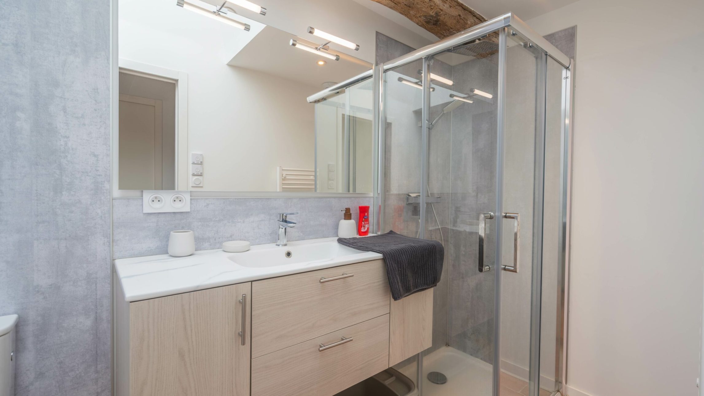Photo - Immobilier - Salle de bain - Lumineux
